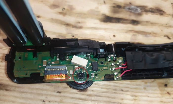 Что за элемент на плате фотоаппарата? | Пикабу