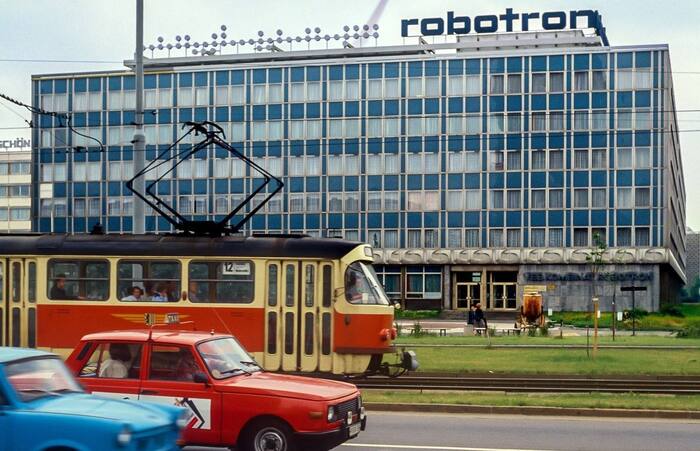  Robotron. , , 1990  , , ,  , 1990