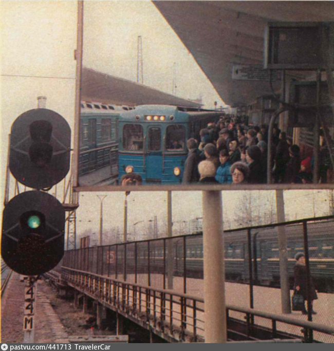 Вопрос - куда советские люди ездили в общественном транспорте?