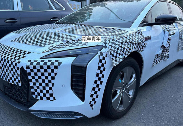 1000 км без подзарядки, замена батареи за минуту, зарядка за 5 минут, пожизненная гарантия и премиальное исполнение Китай, Электромобиль, Hongqi, Faw, Выставка, Шанхай, Авто, Длиннопост, IXBT