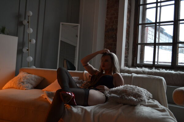 Проститутка колготки в сетку - лучшее порно видео на afisha-piknik.ru