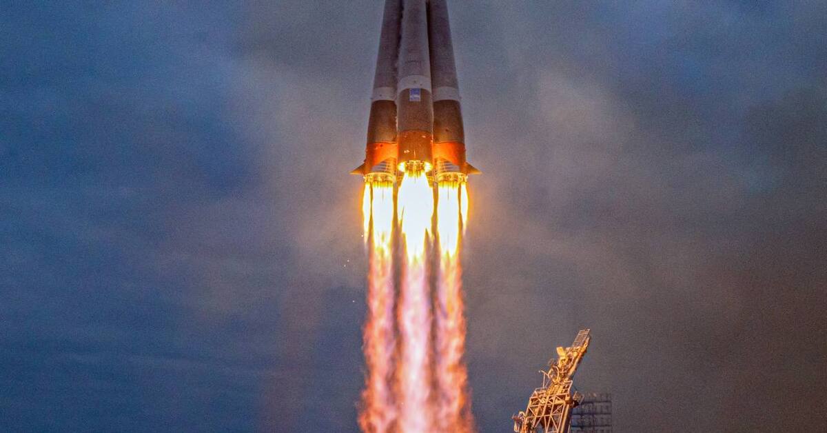 3 25 луна. Луна-25 ракета. Ракета на Луне. Ракеты Луна применяет Украина. Луна с ракетой в глазу.