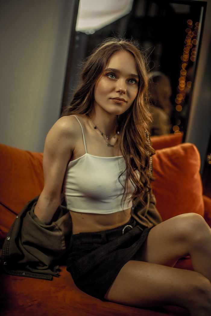 К зеркалу спиной