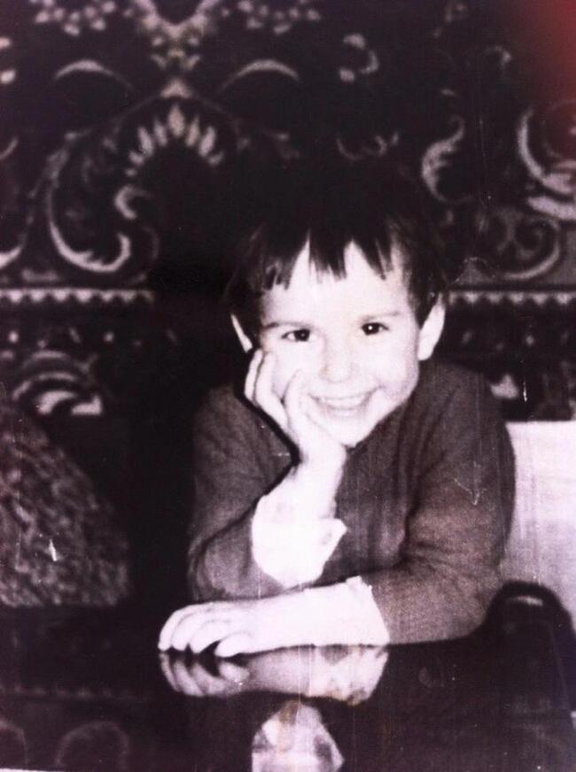 Ответ на пост «Тоже нашла ковровые фотки из 90» и я нашел!