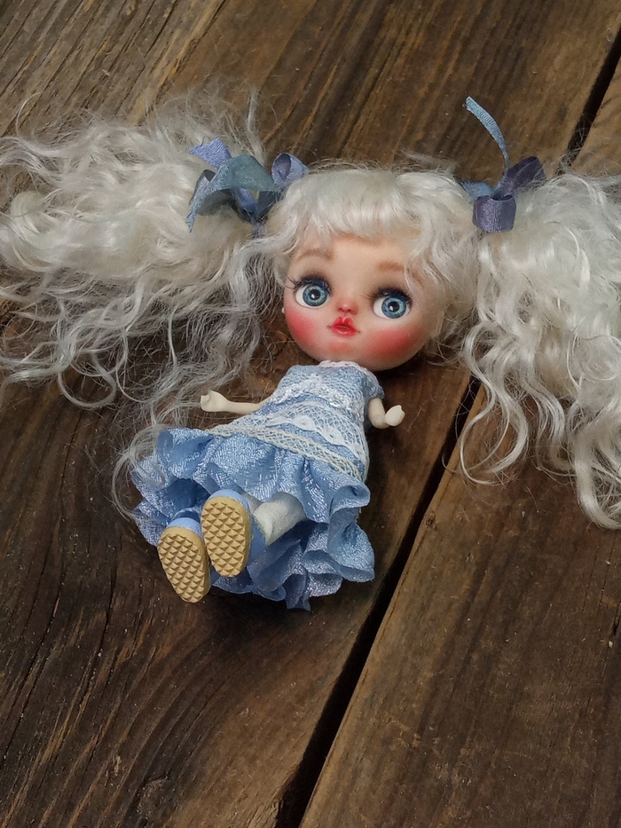  Petite Blythe   , ,  , , 