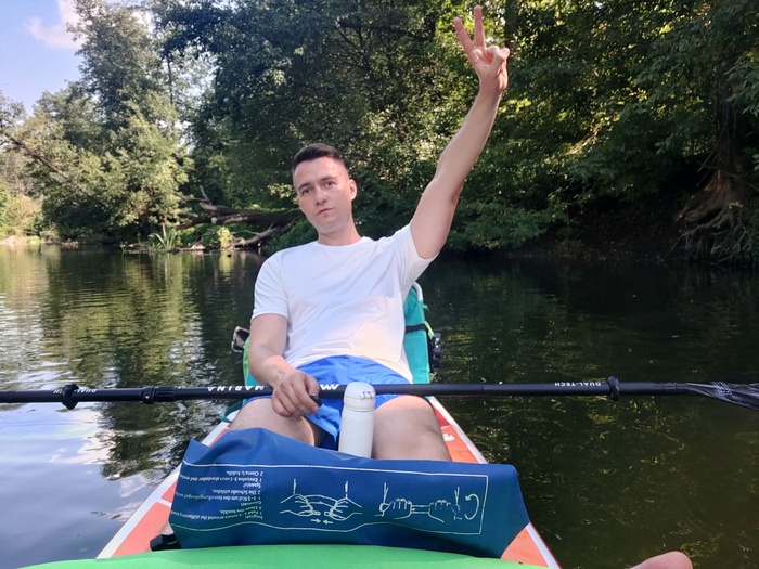 Опробовал в деле трипод, который закрепил на сумке и вставил в него телефон, удобненько