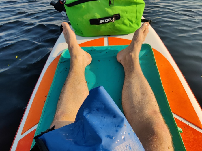 Я был очень рад в первый день ушатать все чистые вещи и снаряжение в грязи зарослей...