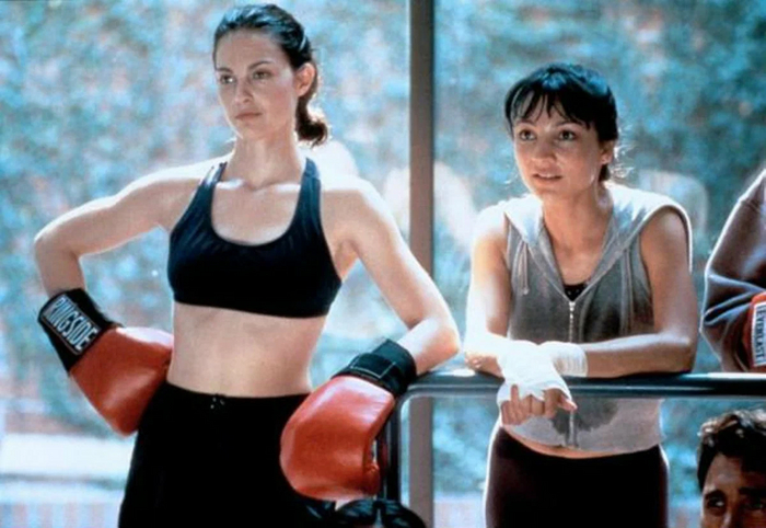 Целуя девушек