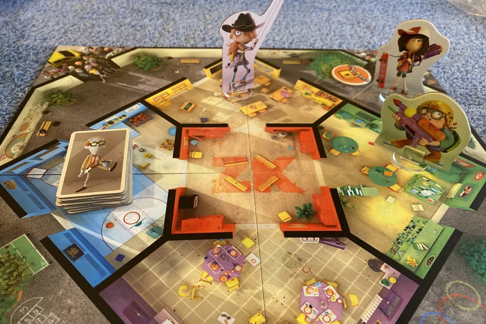 «Зомби в школе» (изображения с сайта <!--noindex--><a href="https://pikabu.ru/story/top_100_nastolnyikh_igr_ot_mistera_lisa_9591_mesta_10598991?u=http%3A%2F%2Fboardgamegeek.com&t=boardgamegeek.com&h=9d63b2cdc996790a2ec86c4155af2e2ef2a3d62a" title="http://boardgamegeek.com" target="_blank" rel="nofollow noopener">boardgamegeek.com</a><!--/noindex-->)