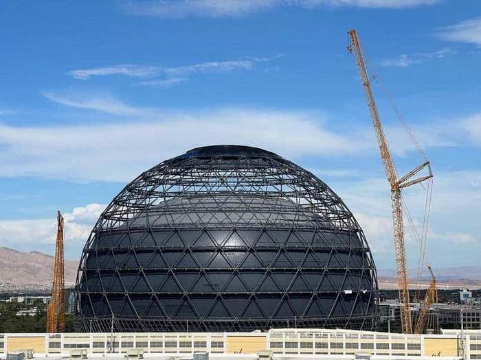 Будущее живой музыки или причуда миллиардера? Как устроена самая крупная сферическая конструкция в мире Изобретения, Познавательно, Техника, Лас-Вегас, Музыка, Звук, Timeweb, Технологии, Инновации, Электроника, Гифка, Длиннопост