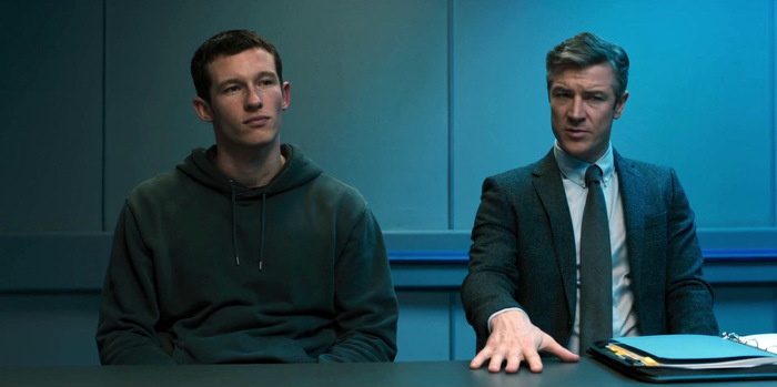 Шон Эмери (Каллум Тёрнер) с адвокатом