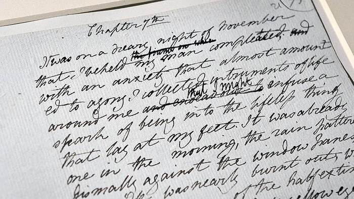 Страница из оригинальной рукописи "Франкенштейна" Мэри Шелли