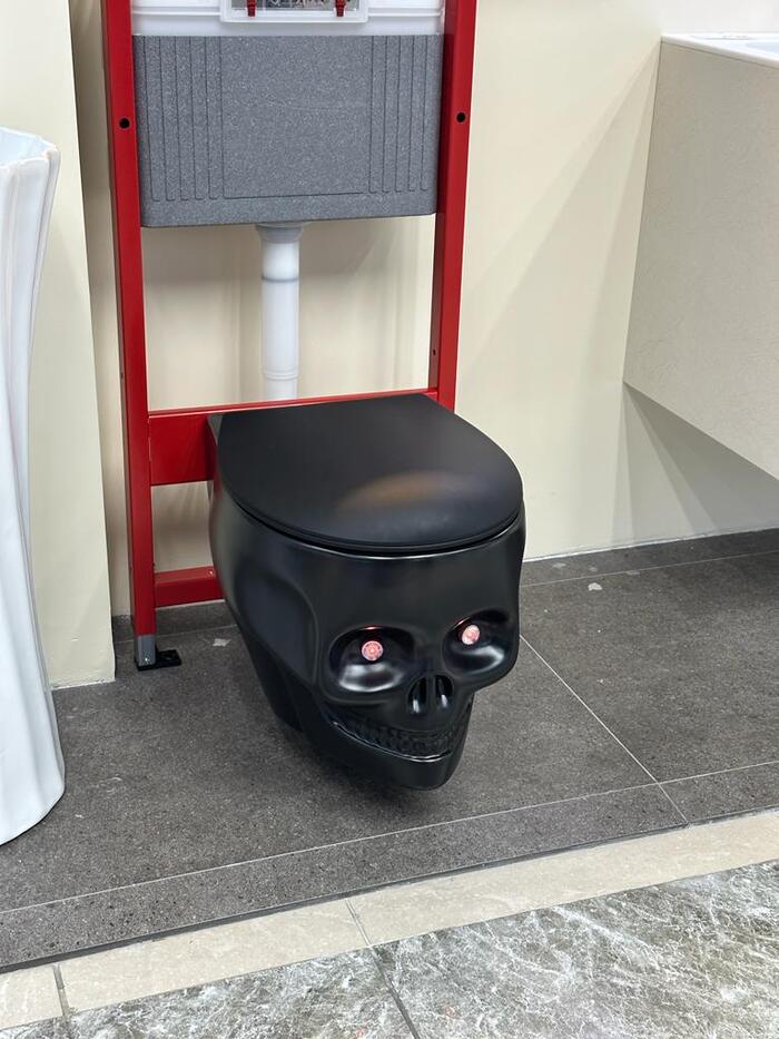 Люблю я наших креативщиков. Золотые унитазы уже не в теме, новый тренд ...