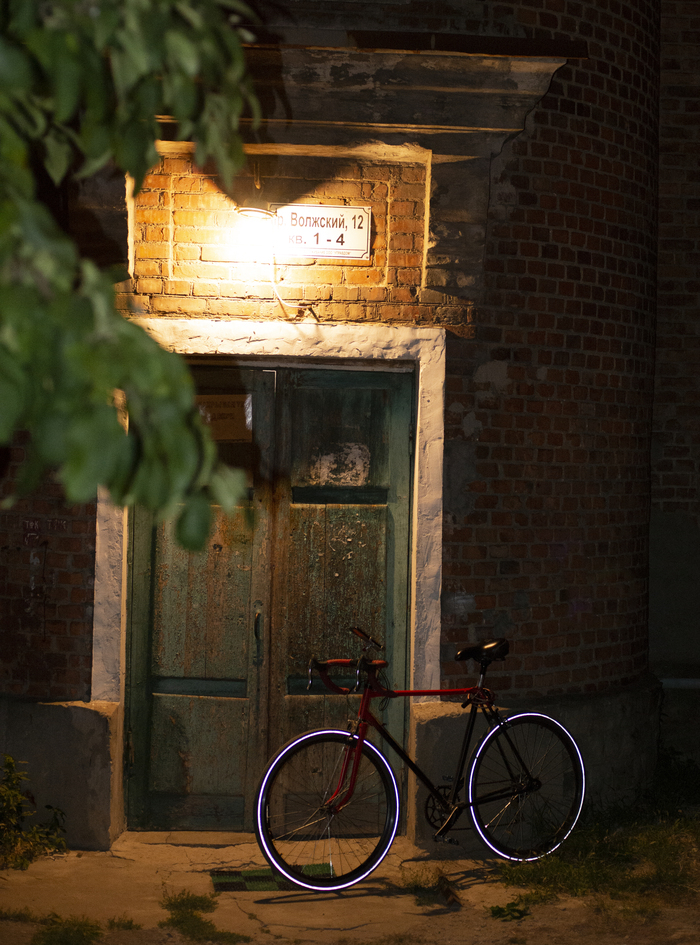 Рама велосипеда немного старше меня.