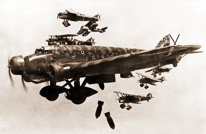   &#xAB;-&#xBB; SM.81       &#xAB;&#xBB; CR.32