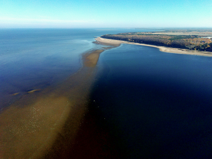 Волга обмелела.