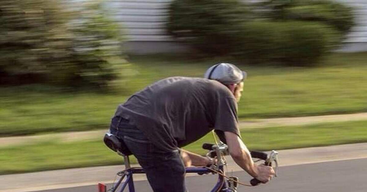 Да вот, роллера сбил, колесо восьмеркой, а ехать то надо... | Пикабу