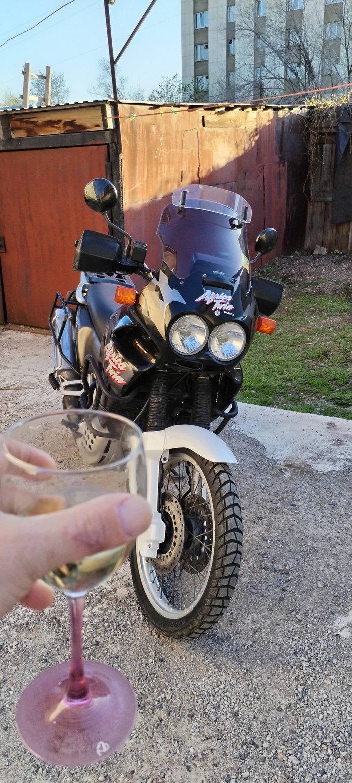       Honda Africa Twin, , Chillout, , , ,  