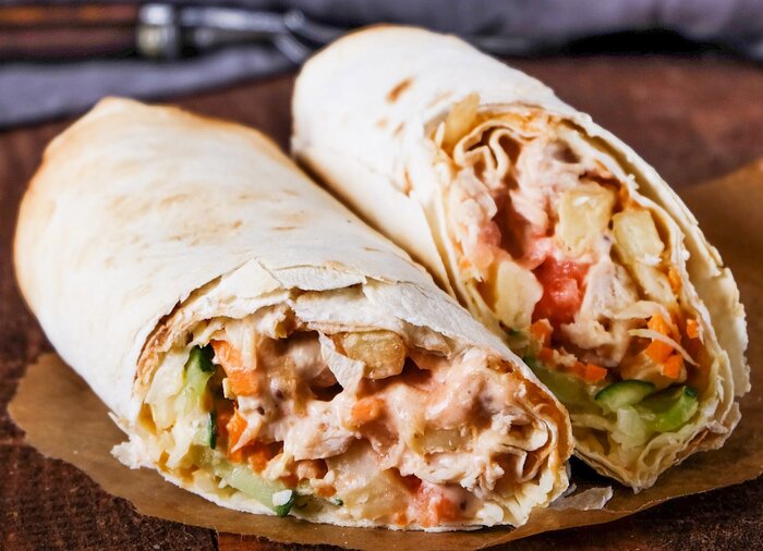 В Курской области 23-летняя девушка съела шаверму и умерла