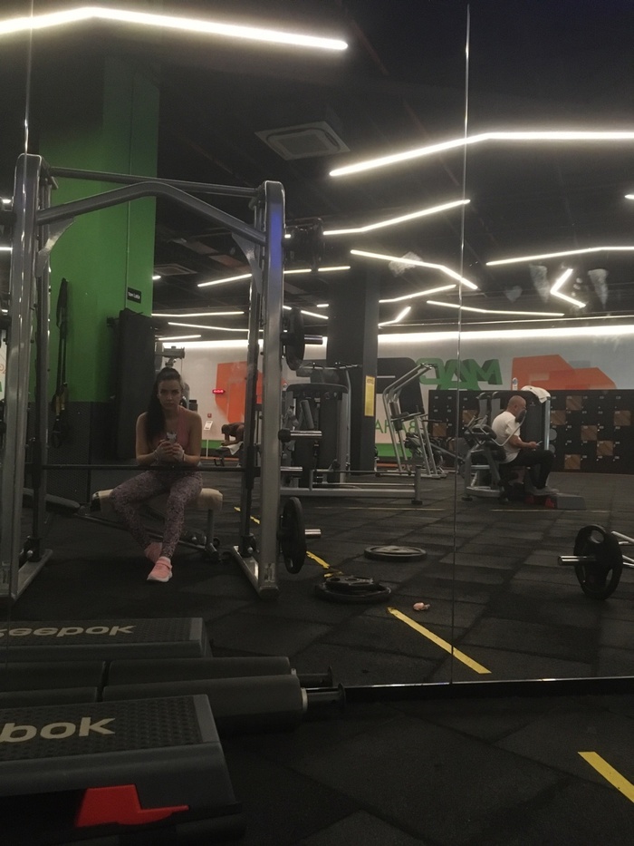 Ну как мы видим, где положили, там и лежит)