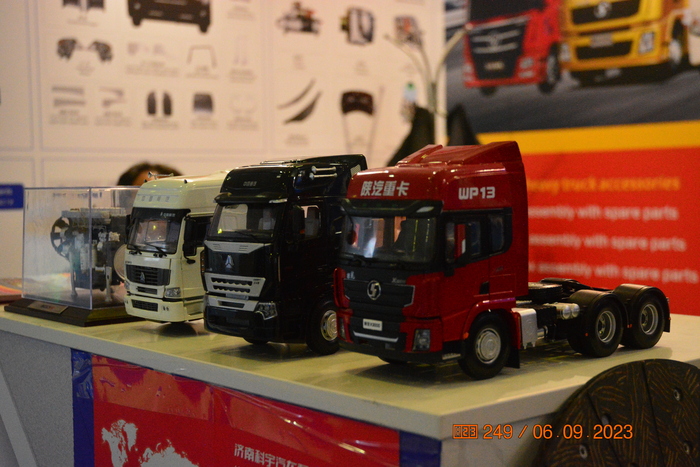 П. С. Да, макушечка китайца тут затесалась... но добиваться пустоты в кадре не моё, я просто щёлкаю для своей истории и иду дальше