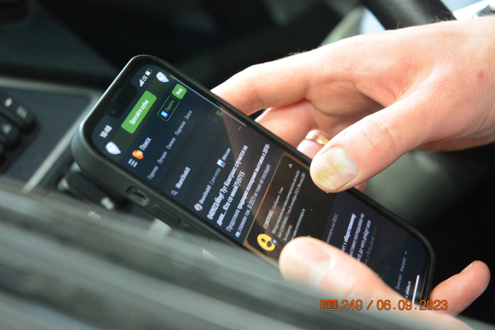 Сразу скажу, что я не профессионал, а лишь любитель, держу камеру года с 2012-го, где сквозь свою призму расстройства рассказываю о том как я вижу мир... Я рад всем и каждому, но не претендую на популярность, ибо всё равно за меня лучше сделают и покажут)