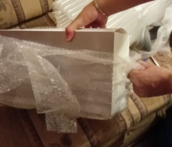 Отсутствие заводской упаковки (прозрачной плёнки)