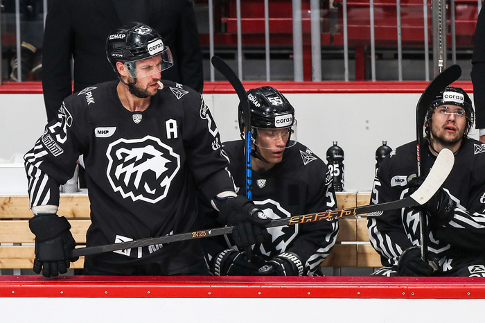 «Завтра будем разбирать все игровые моменты». Владимир Жарков о матче против «Лады»