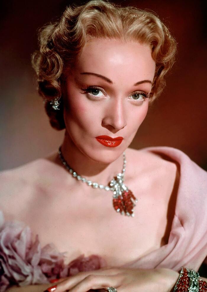 ������ ������