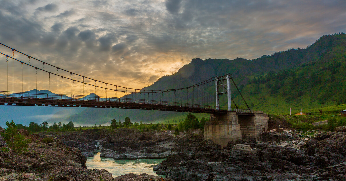 Oroktoy bridge, Teldekpen rapids. Up the Katun. - gollum.space