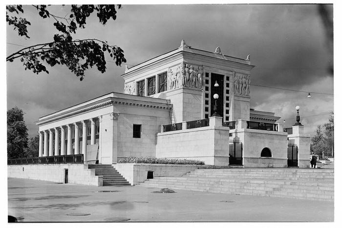 Вестибюль станции "Динамо"