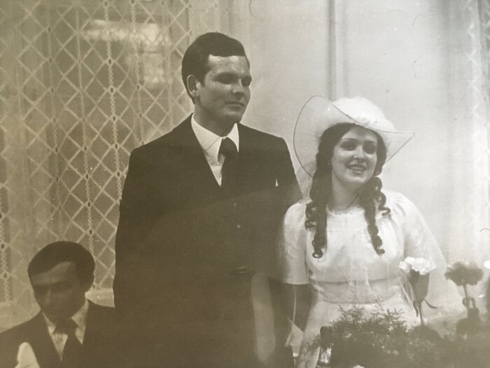 Свадьба и ей 19 лет. Я тоже вышла замуж в 19.