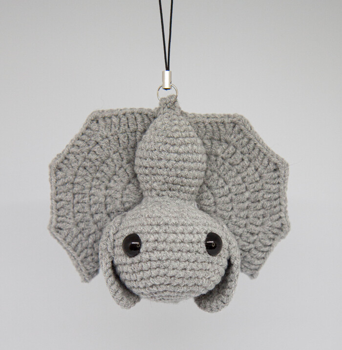 Пряжа YarnArt Jeans (55% хлопок, 45% акрил). Размер 7 см. Цена 350 руб.