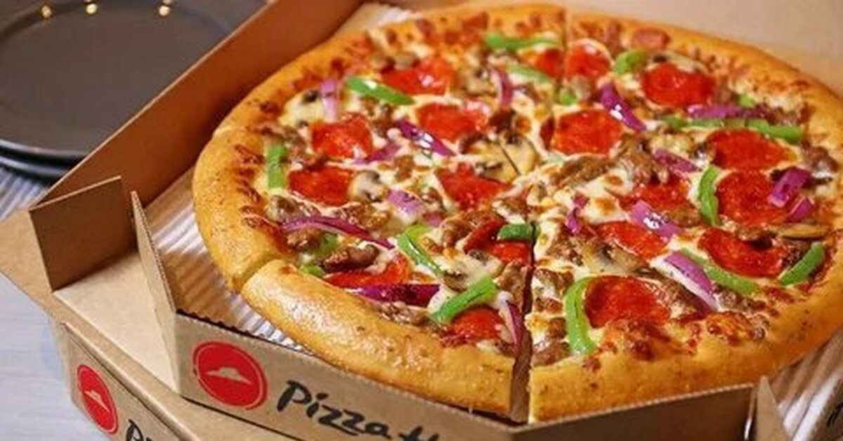 Пицца заказ делай. Пицца хат Суприм. Pizza Hut пицца. Пицца хат Бауманская. Pizza Hut СПБ.