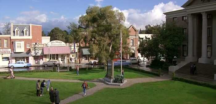 На дороге рядом с парком все и прозошло.