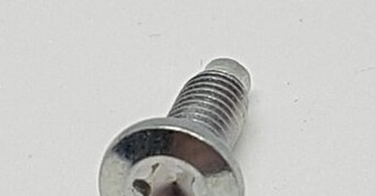 Чем открутить такой винт крепления? | Пикабу