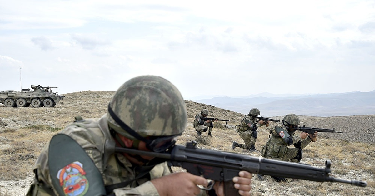 Каспиан филд. Каспиан карабах. Горы азербайджана карабах. Каспиан карабах. Дашкесан город.