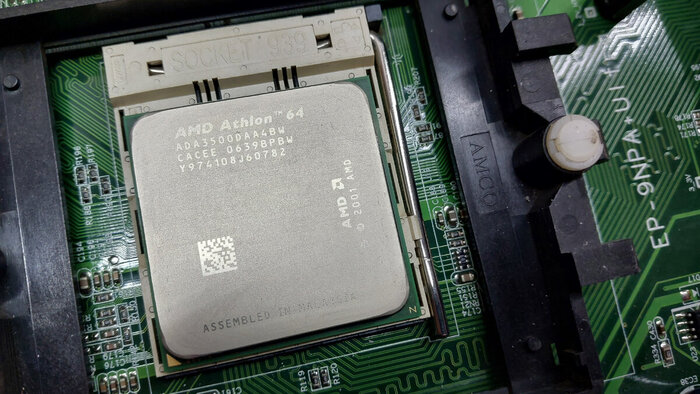 AMD Athlon64 3500+ ADA3500DAA4BW 2.20GHz