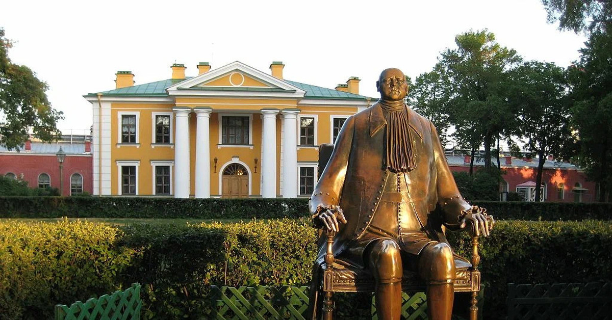 Скульптура петра первого. Памятник Петру 1 в Санкт-Петербурге Шемякина. Памятник Петру 1 в Санкт-Петербурге лысый. Петр первый лысый памятник. Лысый памятник Петру 1.