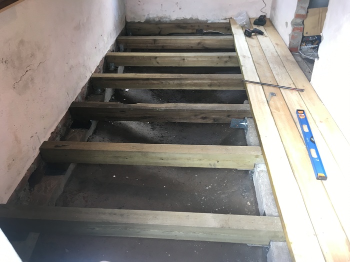 ���� - �����������, � ��������� ������������. ����� 50*150�� �����, ������������ ������������ �����, ����� ������� �����������, ������� � ����� 2-3��. 
��, ������ � ������� ����, ��� 500..520�� ��� ������� 2350��)