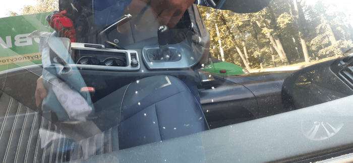 Долго думали, чем нанесён узор, но так и не поняли