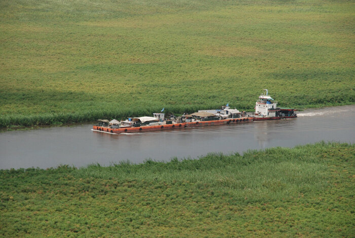 Встретили свою баржу!