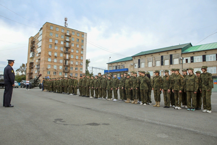 Десятиклассницы-бойцы пройдут обучение азам военного дела в Приморье