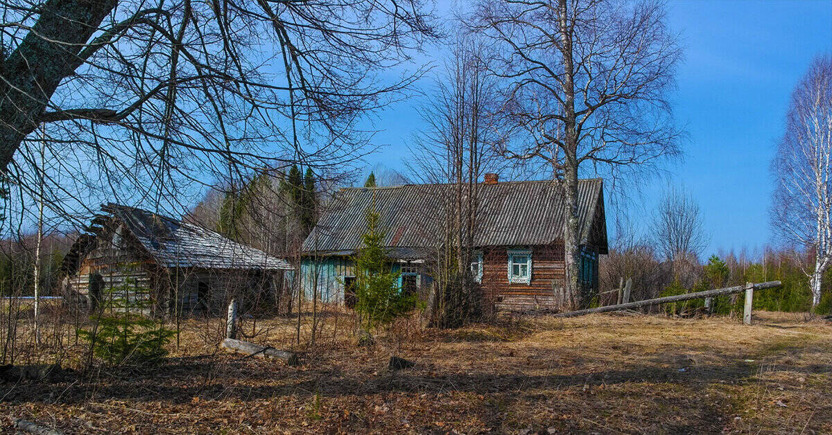 Село другого. Заброшенные деревни Лодейнопольского района. Ботово заброшенная деревня. Заброшенные деревни центральной России. Полновская волость заброшенные деревни.