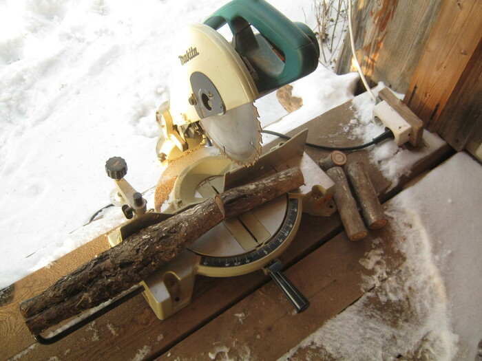 Фото 3. Подготовка деревяшек для точения.