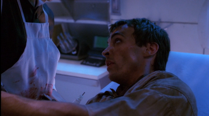 Кадр из сериала “Светлячок” 1 сезон 3 серия. Единственный выживший из пассажиров.