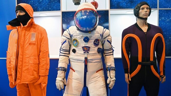Российский скафандр "Сокол-М" на МАКС-2021. Взято из Яндекс-картинок