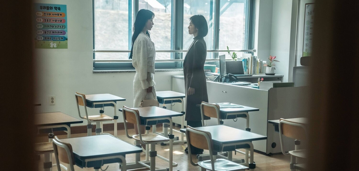 Дон Ин со своей главной обидчицей Ён Чжин