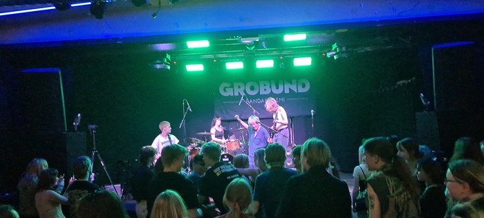 Фото с местного концерта:)