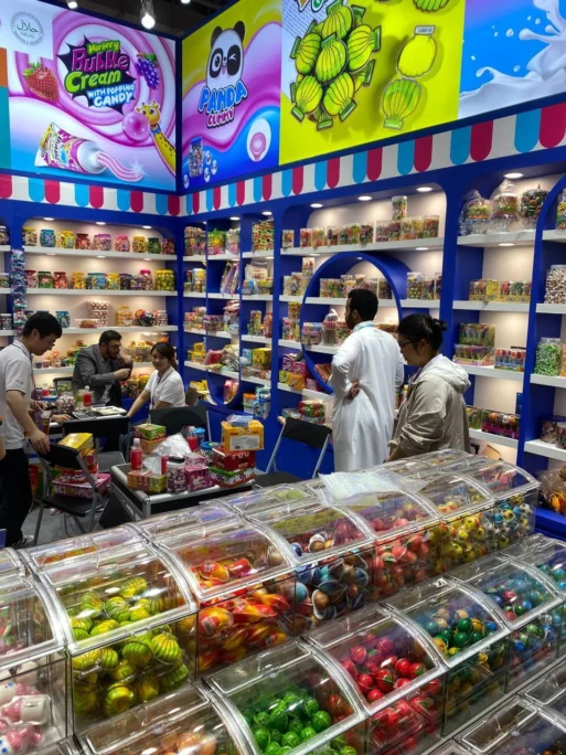 Посетил продуктовую выставку по: конфеткам, чаю, сушенным фруктам и т.д ...